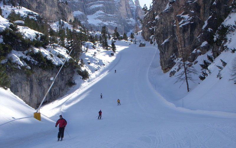 Skifahren-in-den-Dolomiten